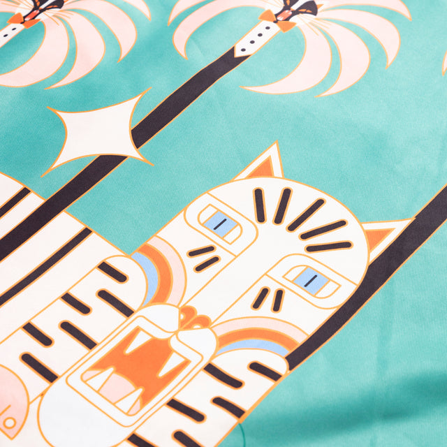 FELINE PALACE